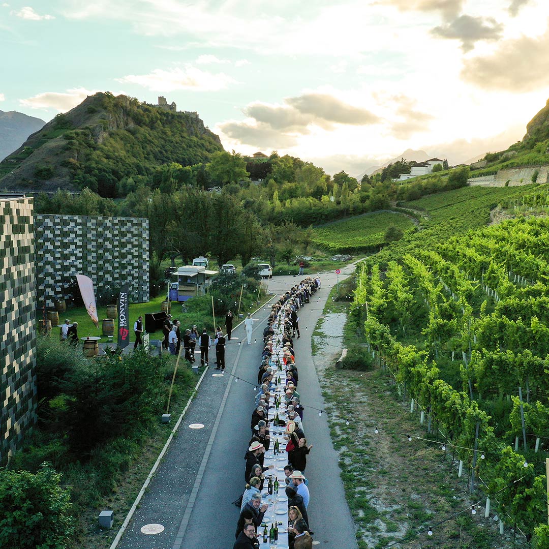 Tavolata in the vineyards of Valais Tavolata in the vineyards of Valais